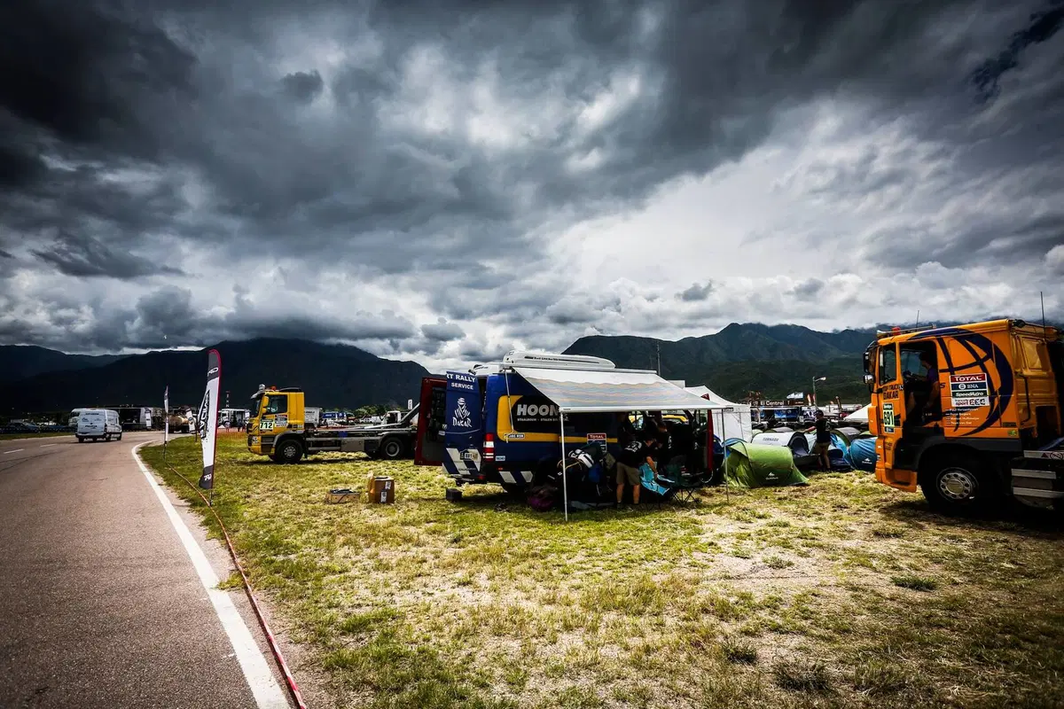 Dakar 2016. Il volo di Svitko (KTM) e Peterhansel (Peugeot) (17)