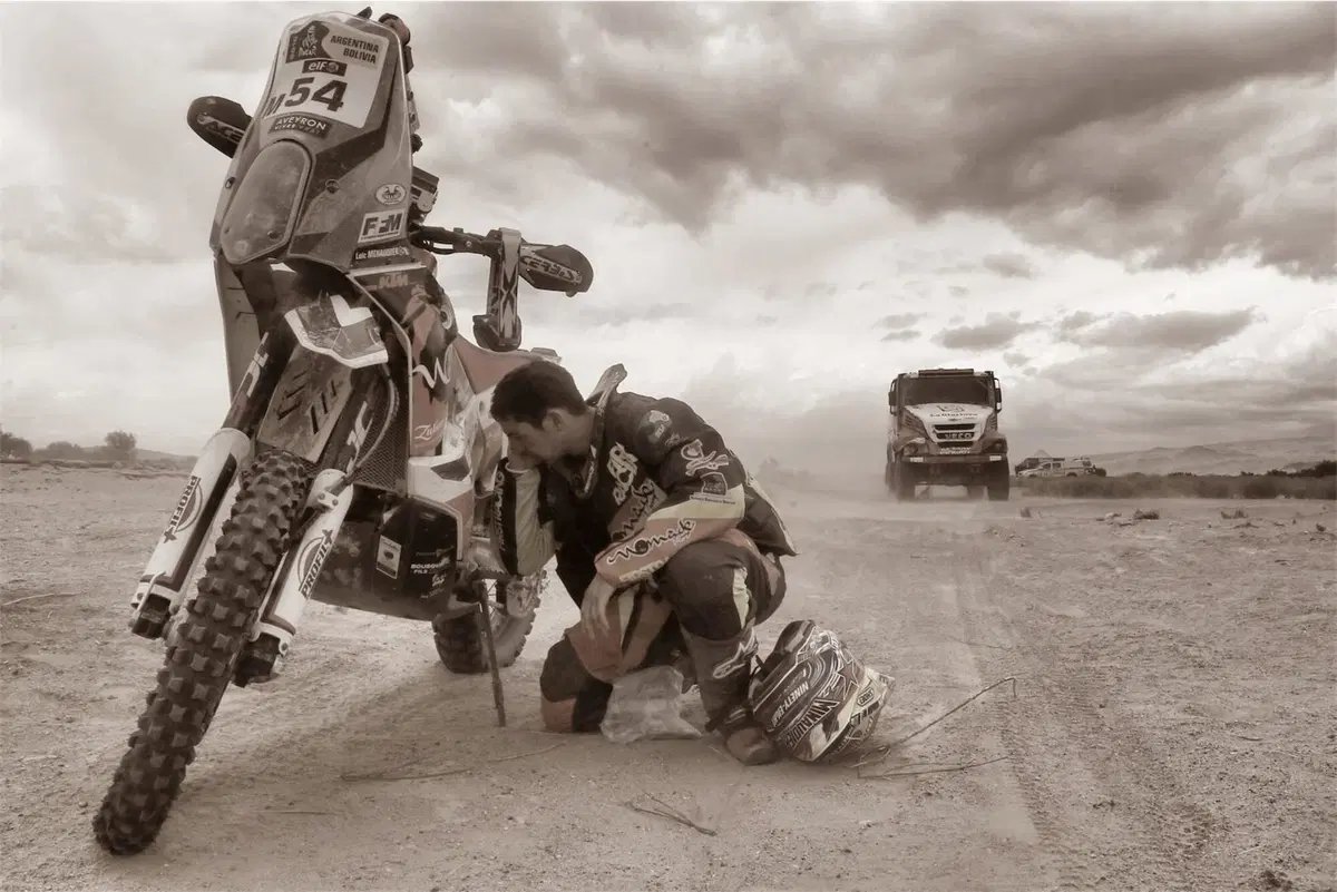 Dakar 2016. Il volo di Svitko (KTM) e Peterhansel (Peugeot) (18)