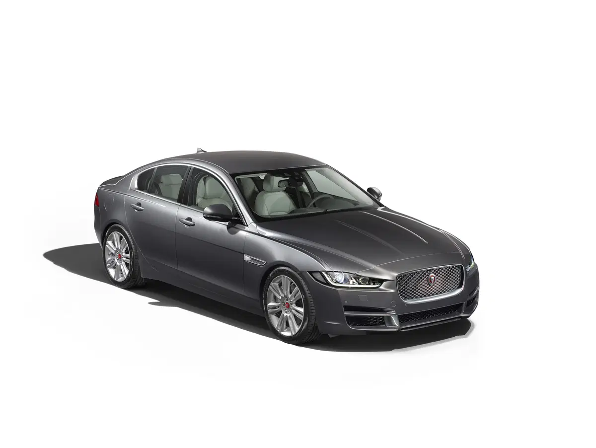 Jaguar XE 2.0 D 180 CV aut. R-Sport (19)