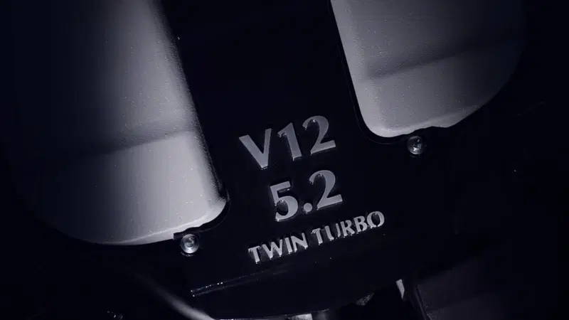 Aston Martin DB11: il sound del V12 5.2 twin-turbo [Video]