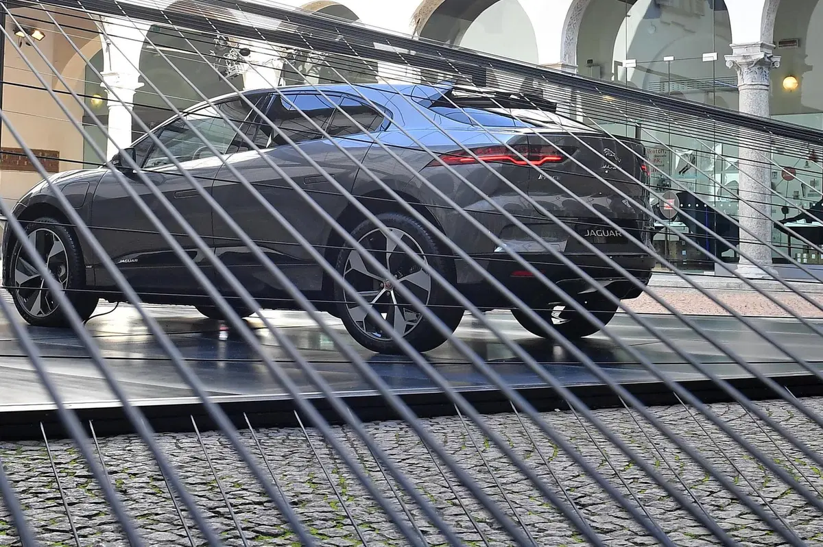 Milano Design Week 2018, Gallery: le auto al Fuorisalone del Mobile di Milano (8)