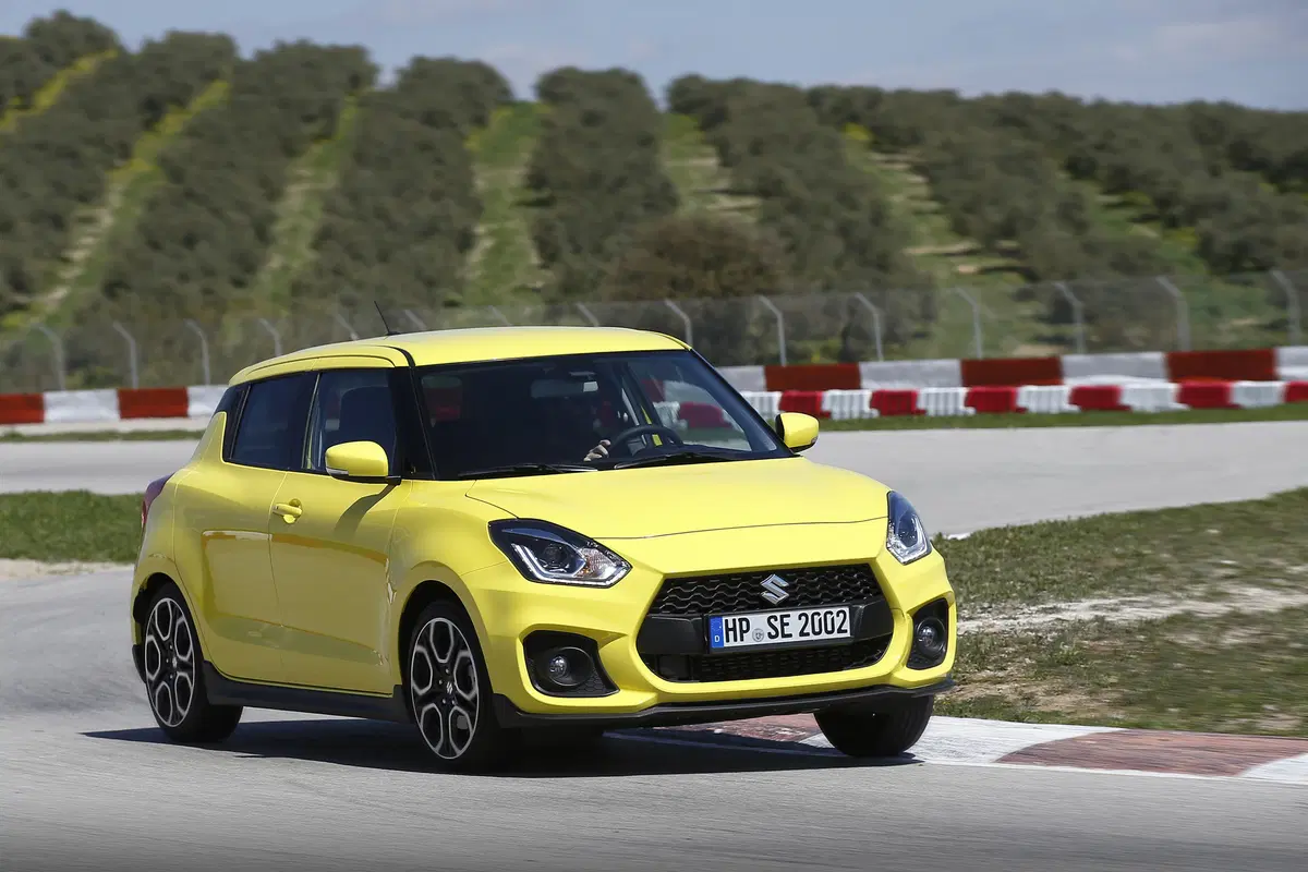Suzuki Swift Sport 2018, 975 Kg di divertimento  (5)