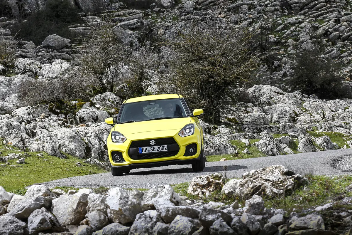 Suzuki Swift Sport 2018, 975 Kg di divertimento  (10)