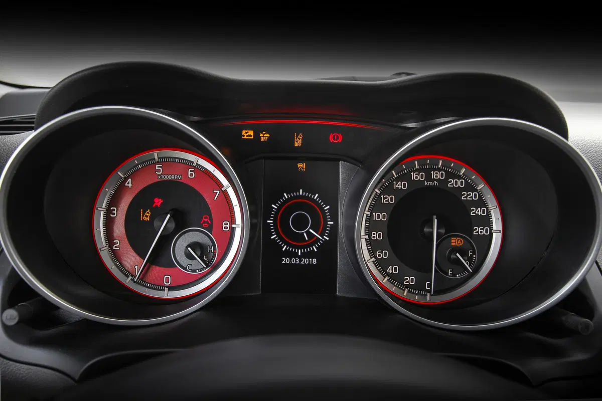 Suzuki Swift Sport 2018, 975 Kg di divertimento  (14)