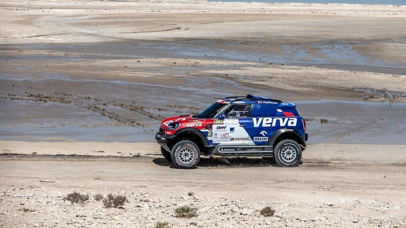 Qatar Cross-Country Rally. Al Attiyah fuori a 100km dal traguardo, vince Przygonski (Mini)! 