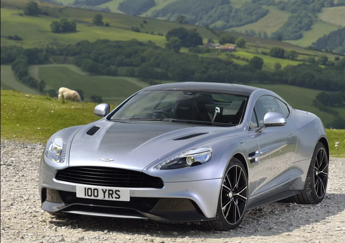 James Bond, all'asta l'Aston Martin Vanquish Centenary Edition di Craig