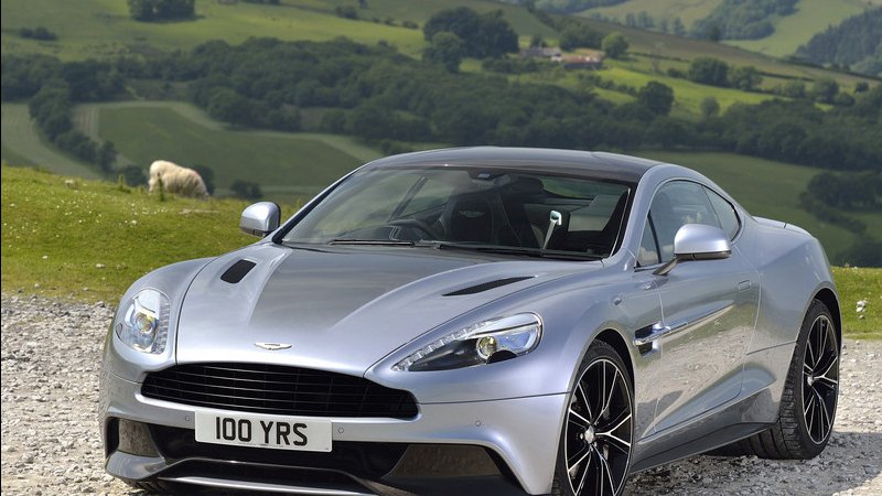James Bond, all&#039;asta l&#039;Aston Martin Vanquish Centenary Edition di Craig