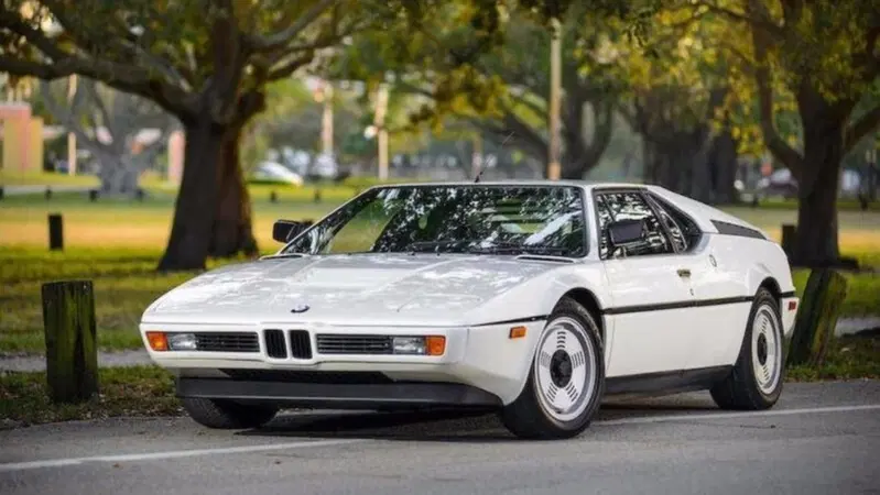 BMW M1 compie 40 anni [Video]