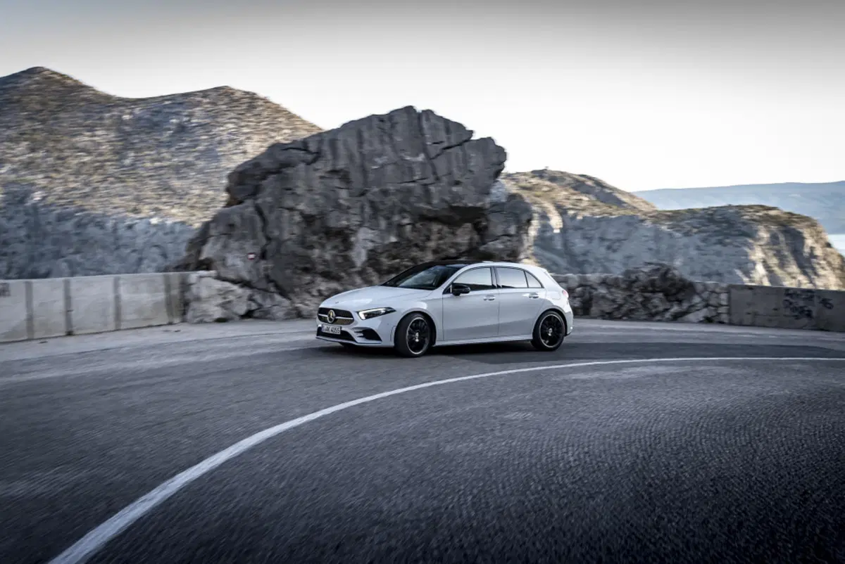 Mercedes Classe A 2018, con MBUX è nel futuro [Video] (2)