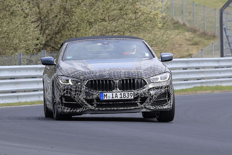 BMW M8 coup&eacute; e cabrio, le foto spia