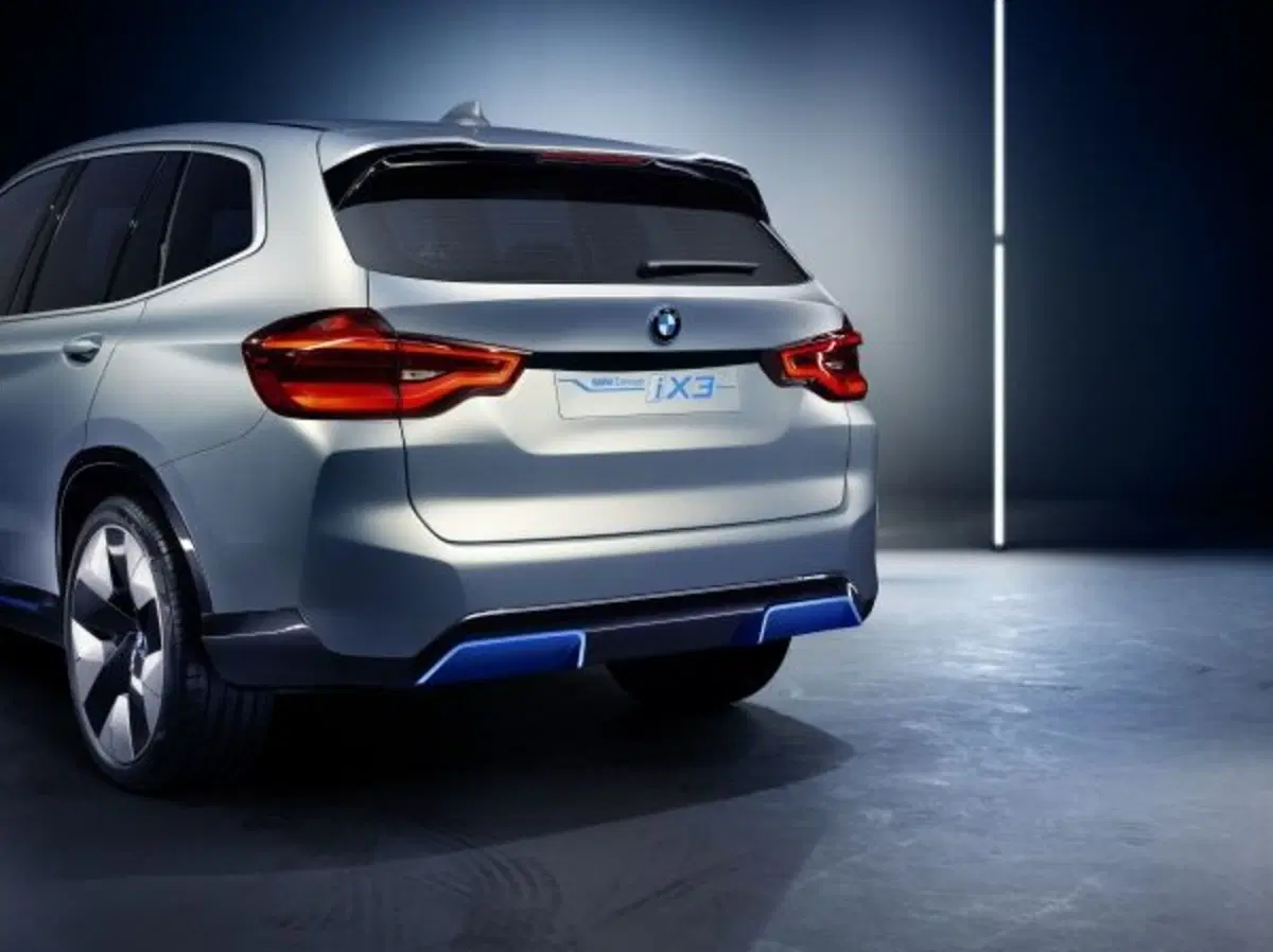 BMW iX3: ecco il nuovo SUV elettrico tedesco made in Cina che sarà in strada fra 2 anni (5)