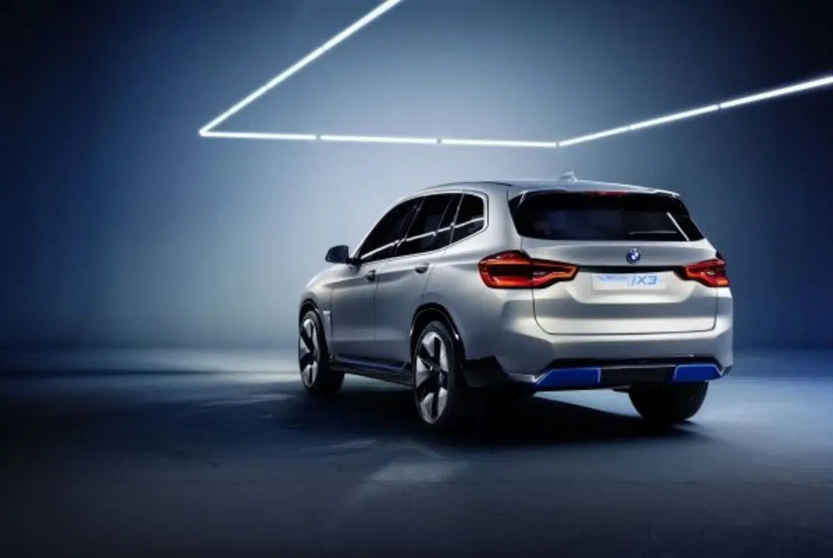BMW iX3: ecco il nuovo SUV elettrico tedesco made in Cina che sarà in strada fra 2 anni (7)