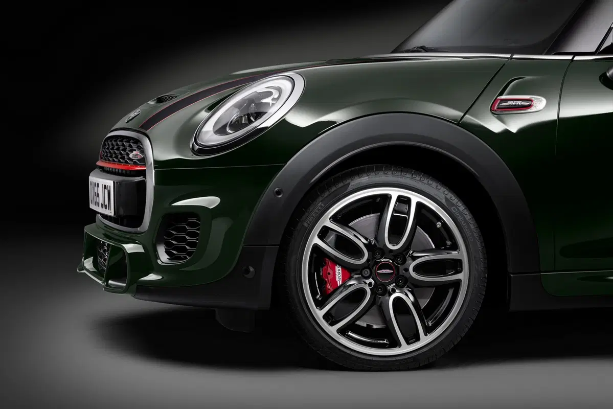 Nuova Mini John Cooper Works Convertible: 231 cavalli a cielo aperto (14)