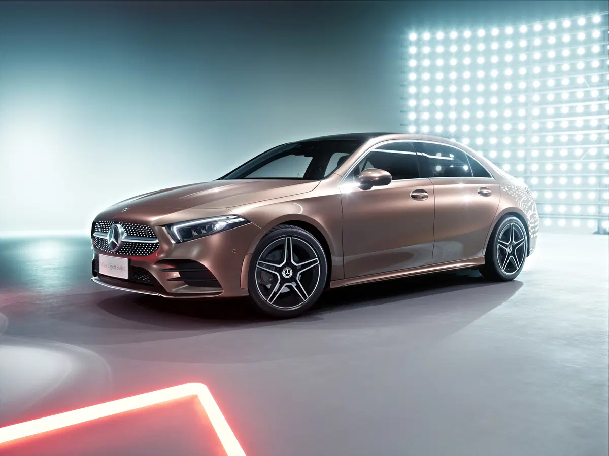 Mercedes Classe A: la versione sedan debutta a Pechino 2018 (4)