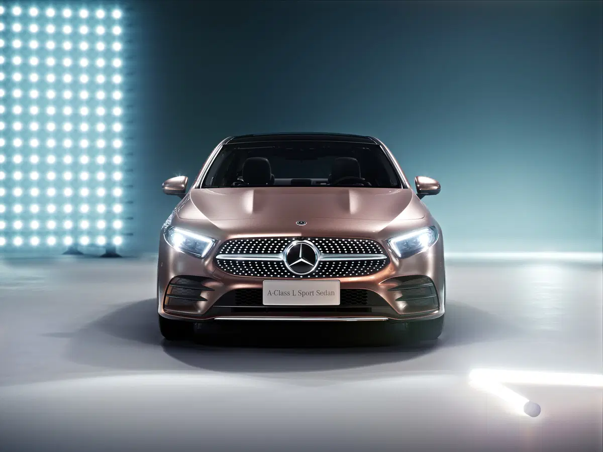 Mercedes Classe A: la versione sedan debutta a Pechino 2018 (6)