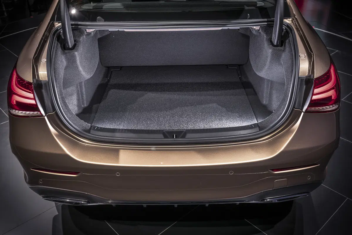 Mercedes Classe A: la versione sedan debutta a Pechino 2018 (7)