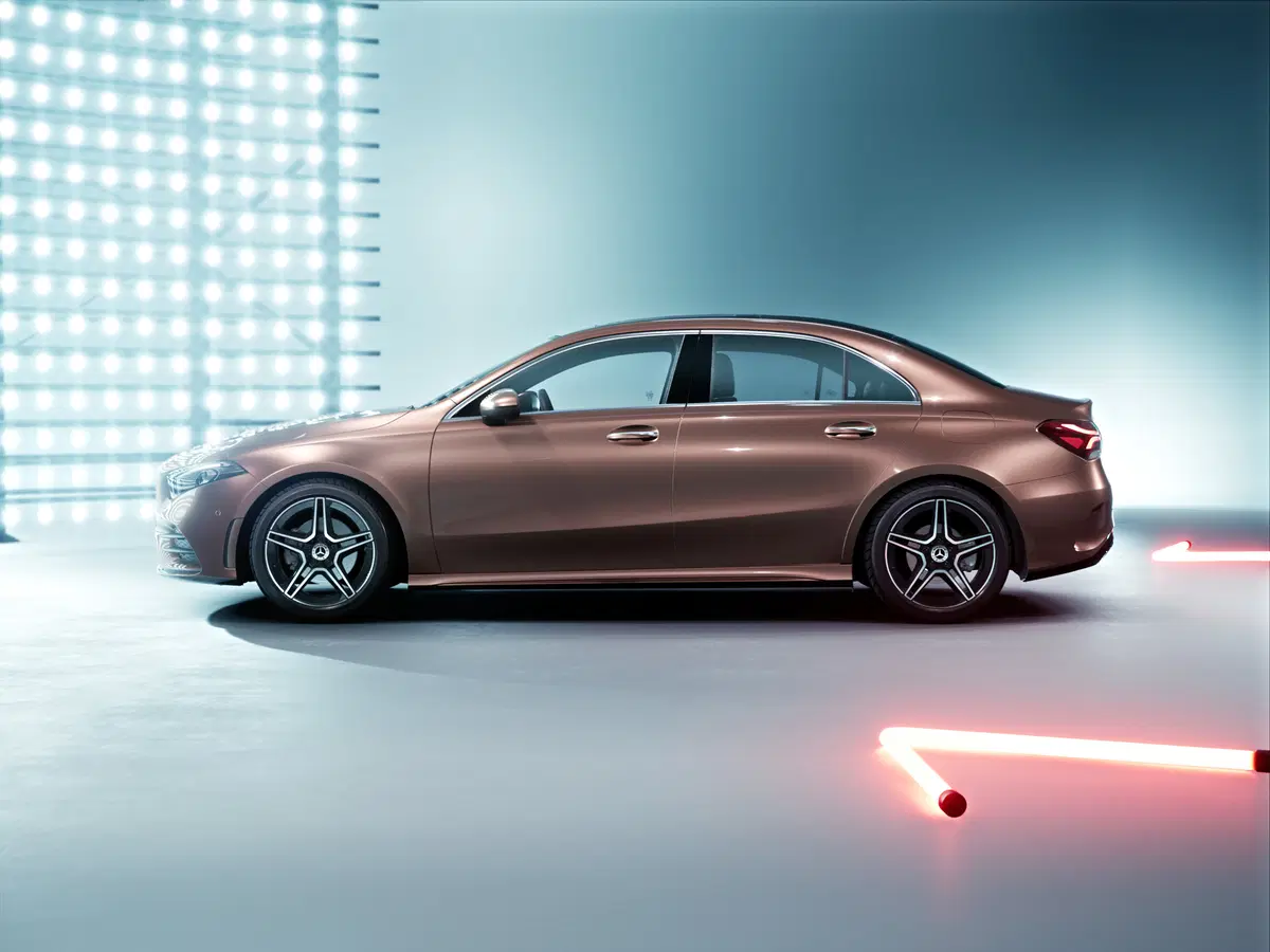 Mercedes Classe A: la versione sedan debutta a Pechino 2018 (8)