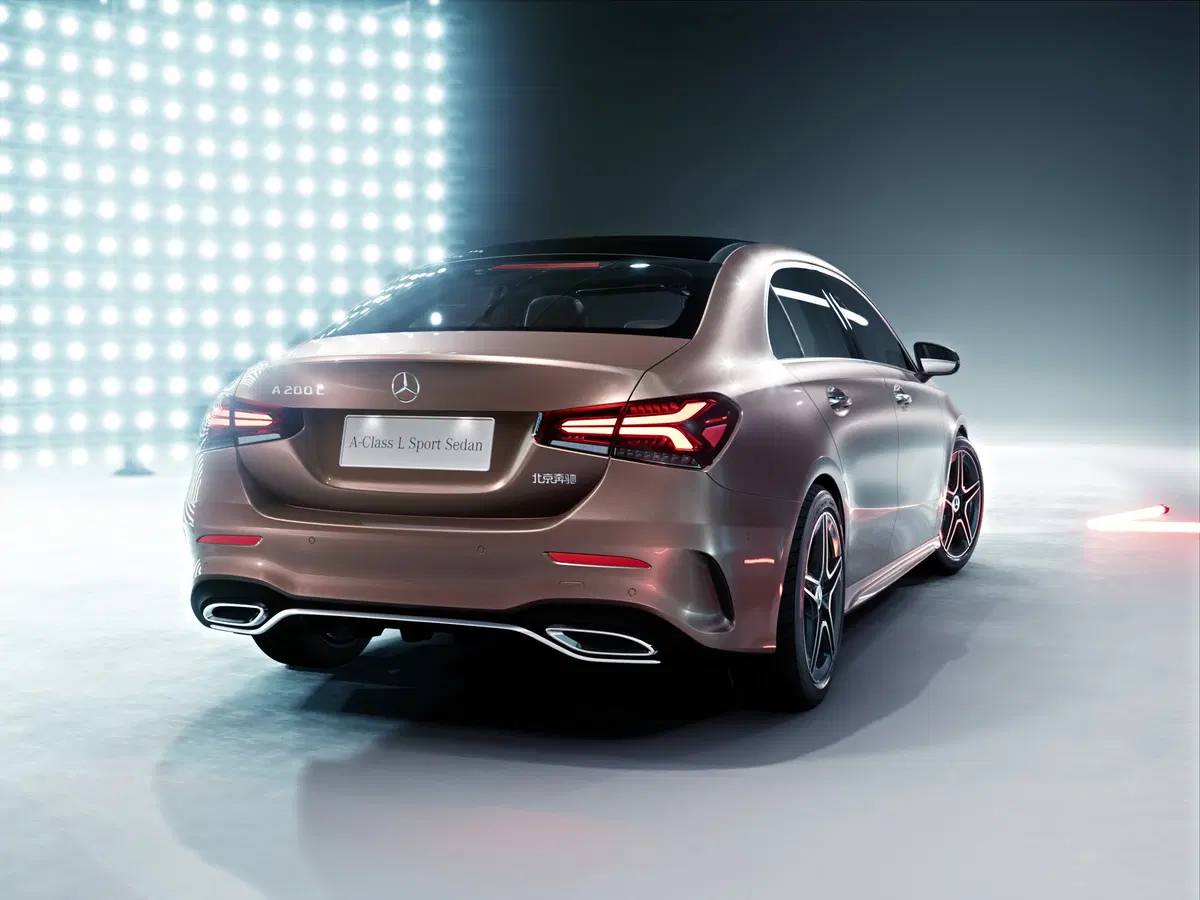 Mercedes Classe A: la versione sedan debutta a Pechino 2018 (11)