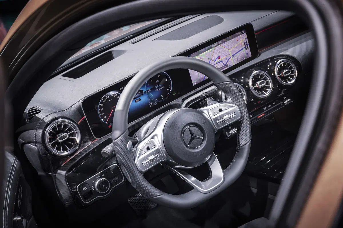 Mercedes Classe A: la versione sedan debutta a Pechino 2018 (23)