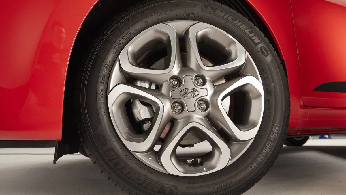 Hyundai i20 restyling, ecco le novità (6)