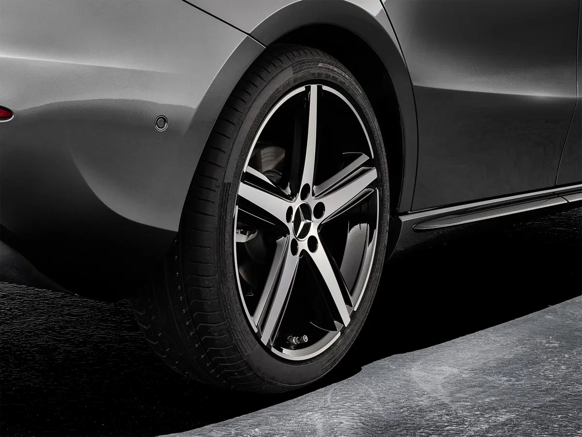 Mercedes Classe A 2018, ricca gamma accessori sportivi (3)