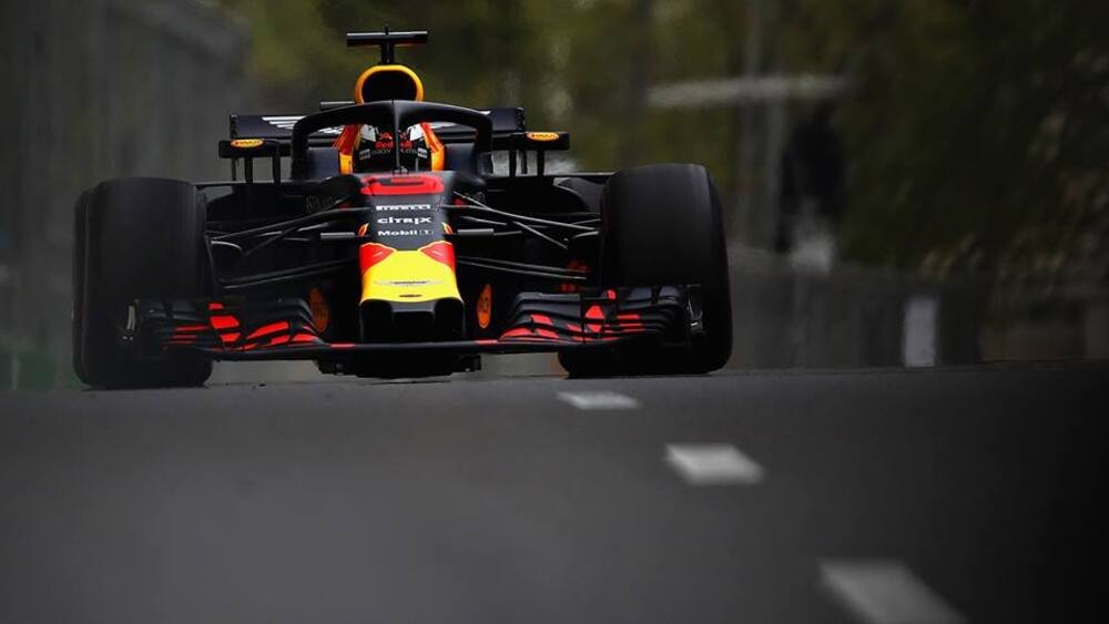 Daniel Ricciardo, della Red Bull, prender&agrave; il via del GP dell&#039;Azerbaijan 2018 dalla quarta piazzola in griglia