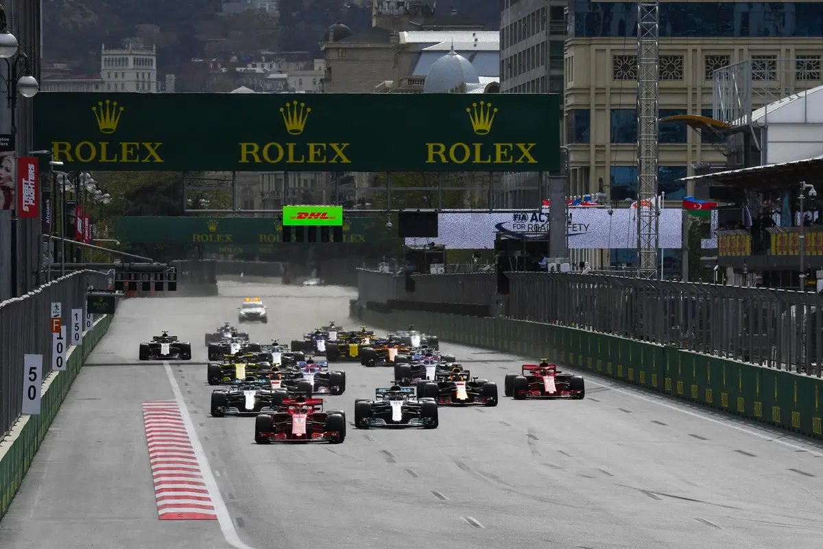 F1, GP Baku 2018, Hamilton: «Sono stato molto fortunato»  (16)