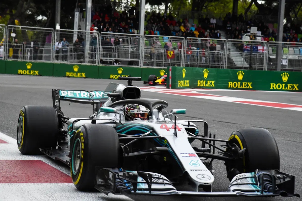 F1, GP Baku 2018: Hamilton vince la lotteria degli ultimi cinque giri (5)