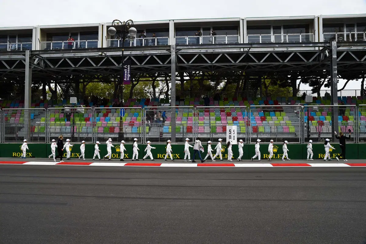 F1, GP Baku 2018: Hamilton vince la lotteria degli ultimi cinque giri (39)