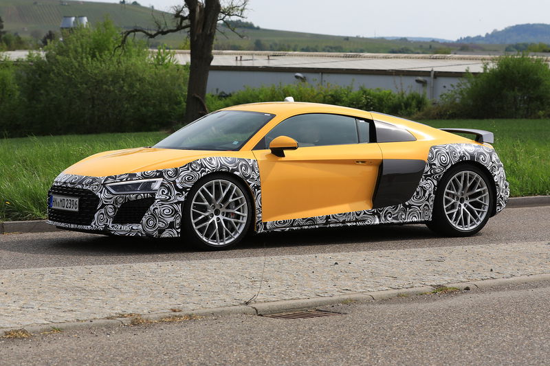 Audi R8 restyling, le foto spia