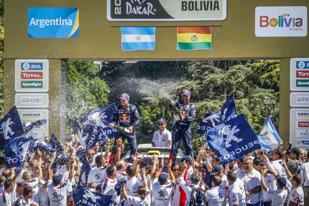 Dakar 2016 Peugeot. Il Magico Trionfo di Peterhansel, Cottret e della 2008 DKR