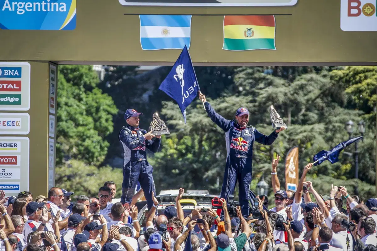 Dakar 2016 Peugeot. Il Magico Trionfo di Peterhansel, Cottret e della 2008 DKR (2)