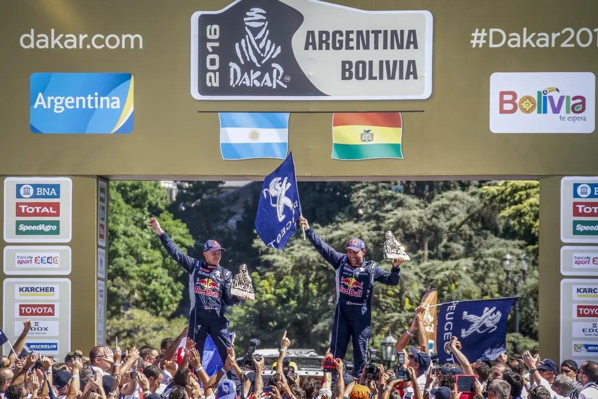 Dakar 2016 Peugeot. Il Magico Trionfo di Peterhansel, Cottret e della 2008 DKR (3)