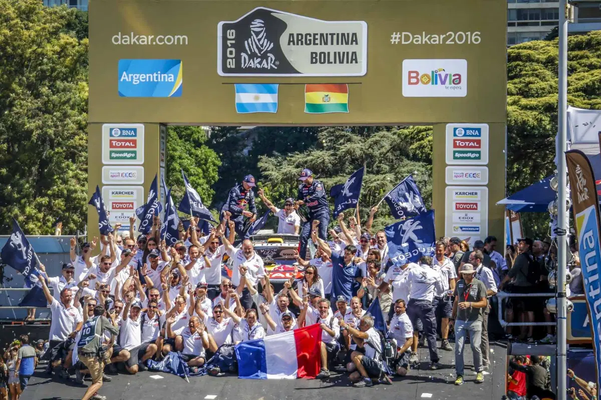 Dakar 2016 Peugeot. Il Magico Trionfo di Peterhansel, Cottret e della 2008 DKR (8)