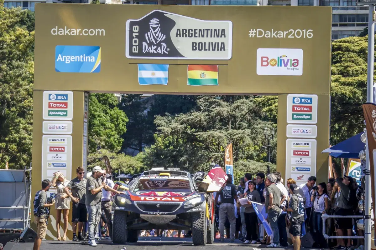 Dakar 2016 Peugeot. Il Magico Trionfo di Peterhansel, Cottret e della 2008 DKR (10)