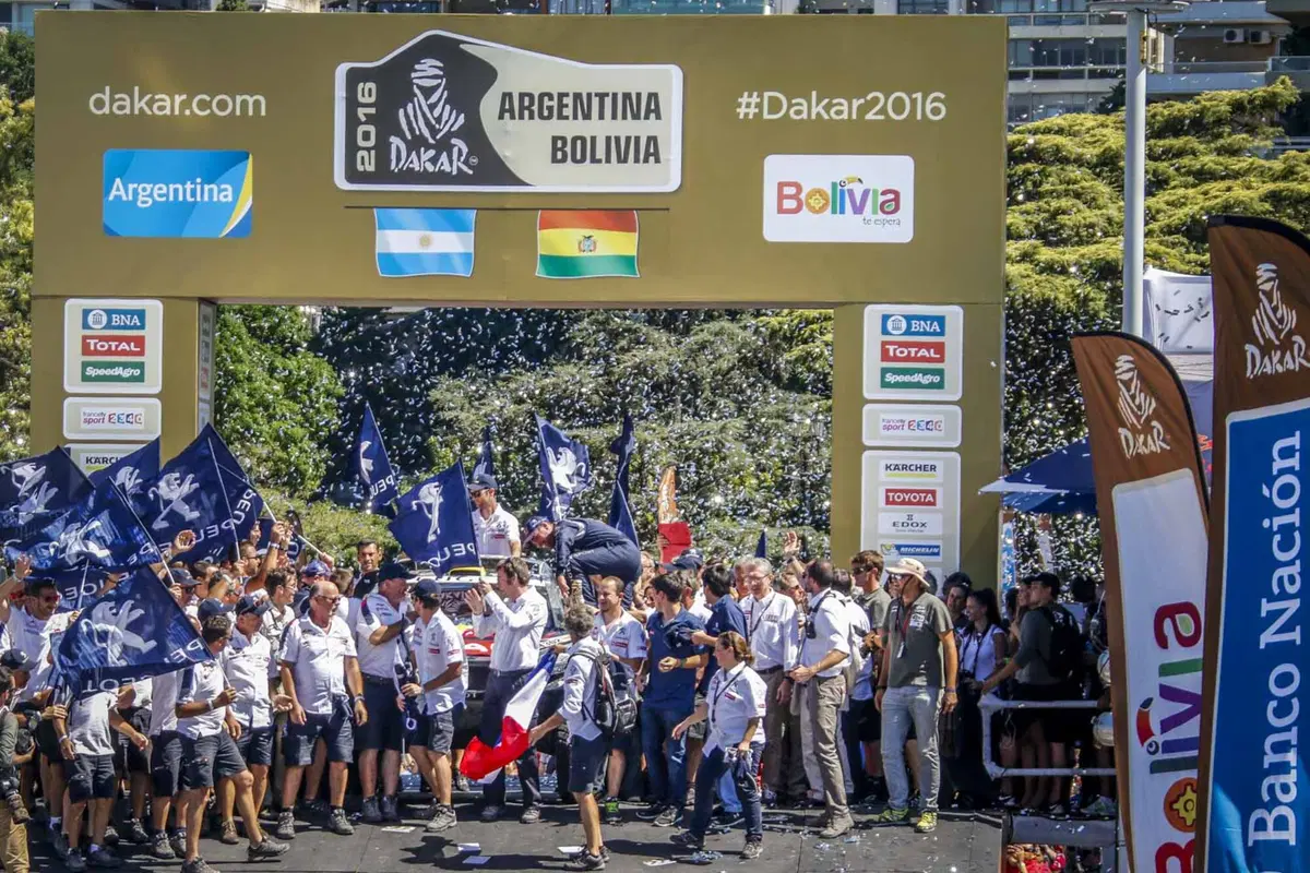 Dakar 2016 Peugeot. Il Magico Trionfo di Peterhansel, Cottret e della 2008 DKR (12)