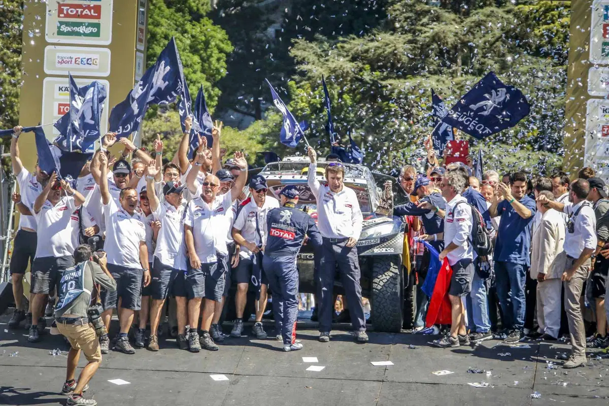 Dakar 2016 Peugeot. Il Magico Trionfo di Peterhansel, Cottret e della 2008 DKR (13)