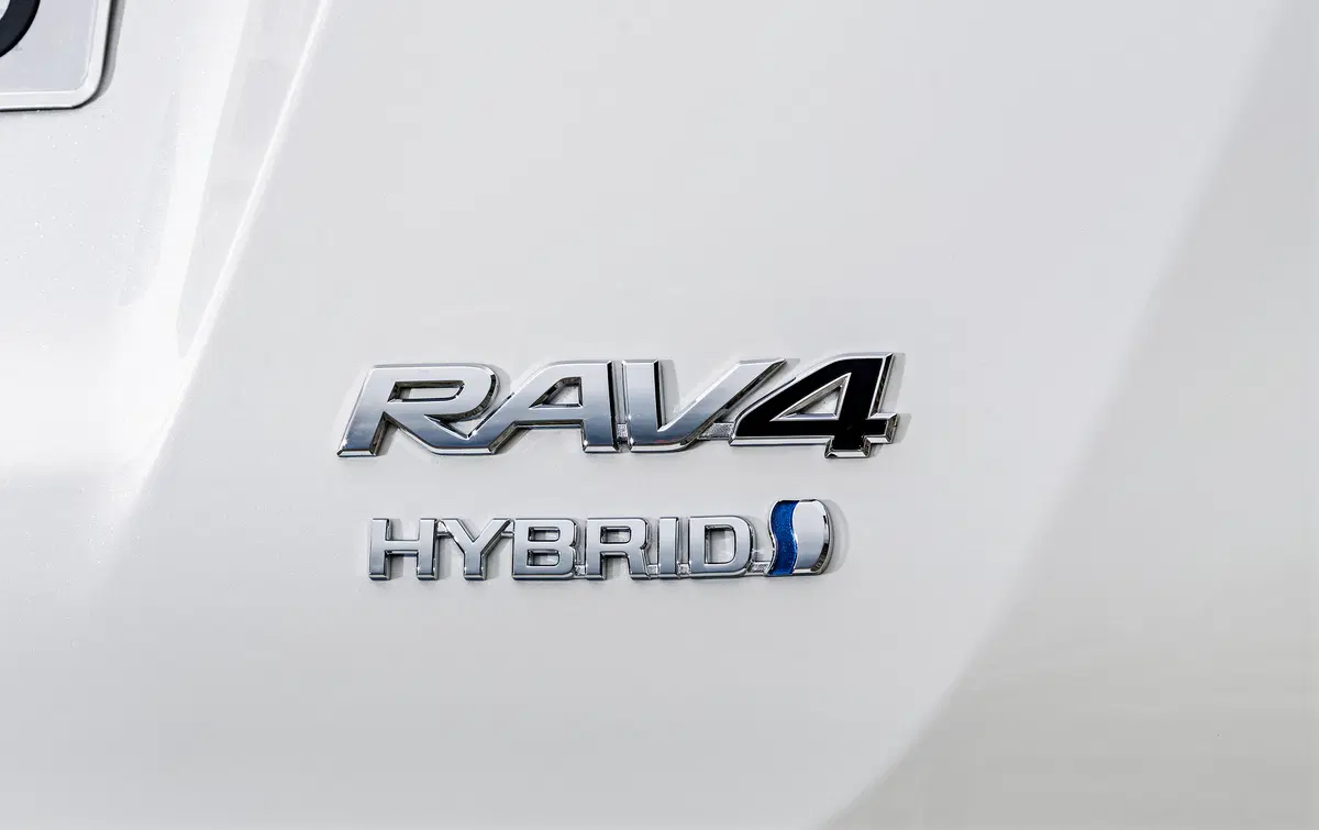 Toyota RAV4 Hybrid 2016 (8)