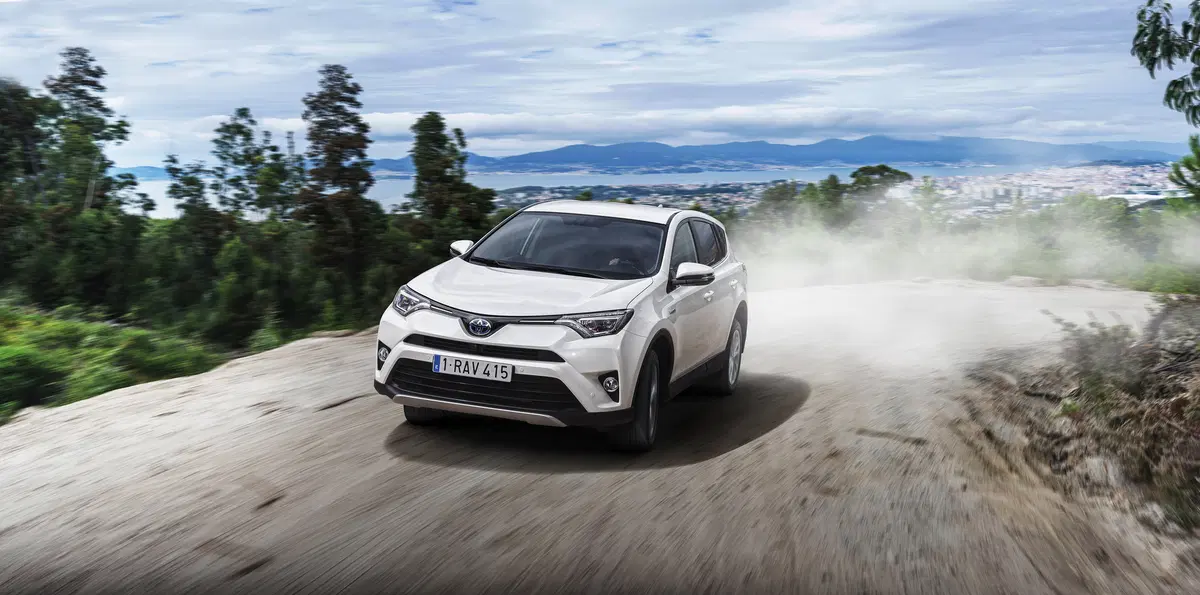 Toyota RAV4 Hybrid 2016 (27)