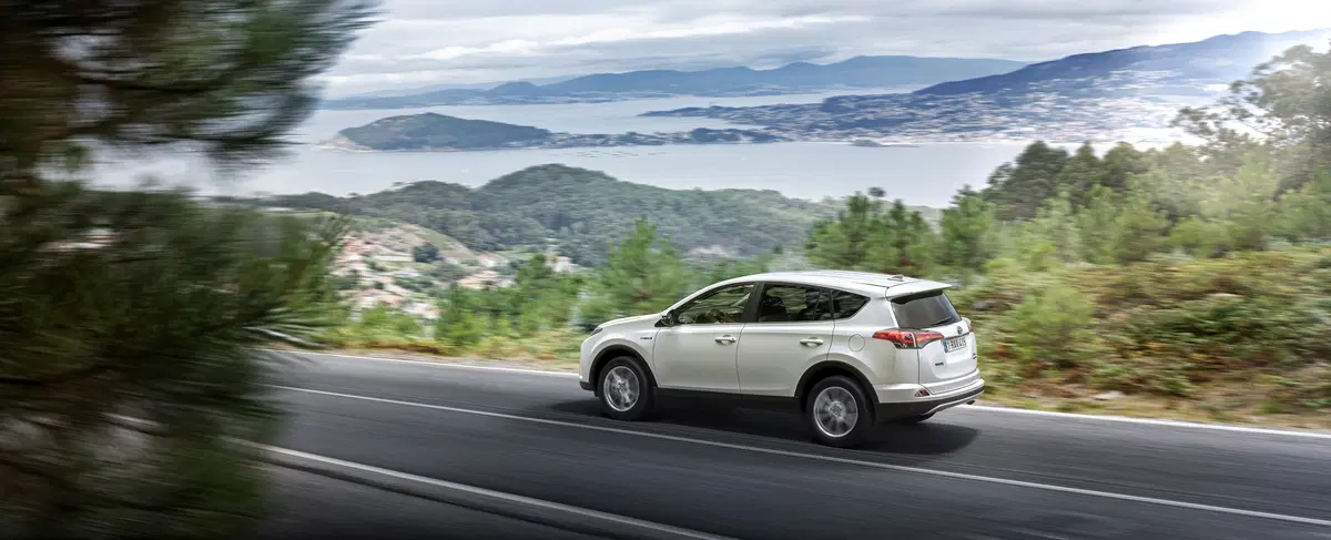 Toyota RAV4 Hybrid 2016 (28)