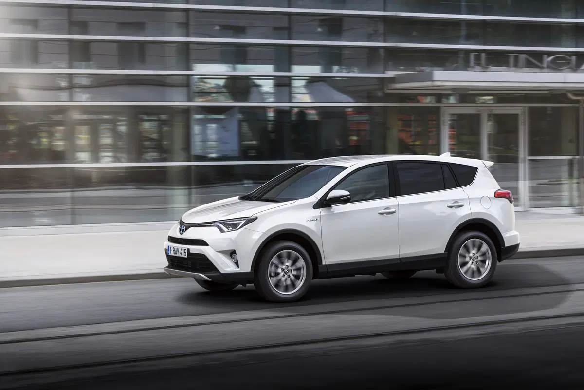 Toyota RAV4 Hybrid 2016 (32)