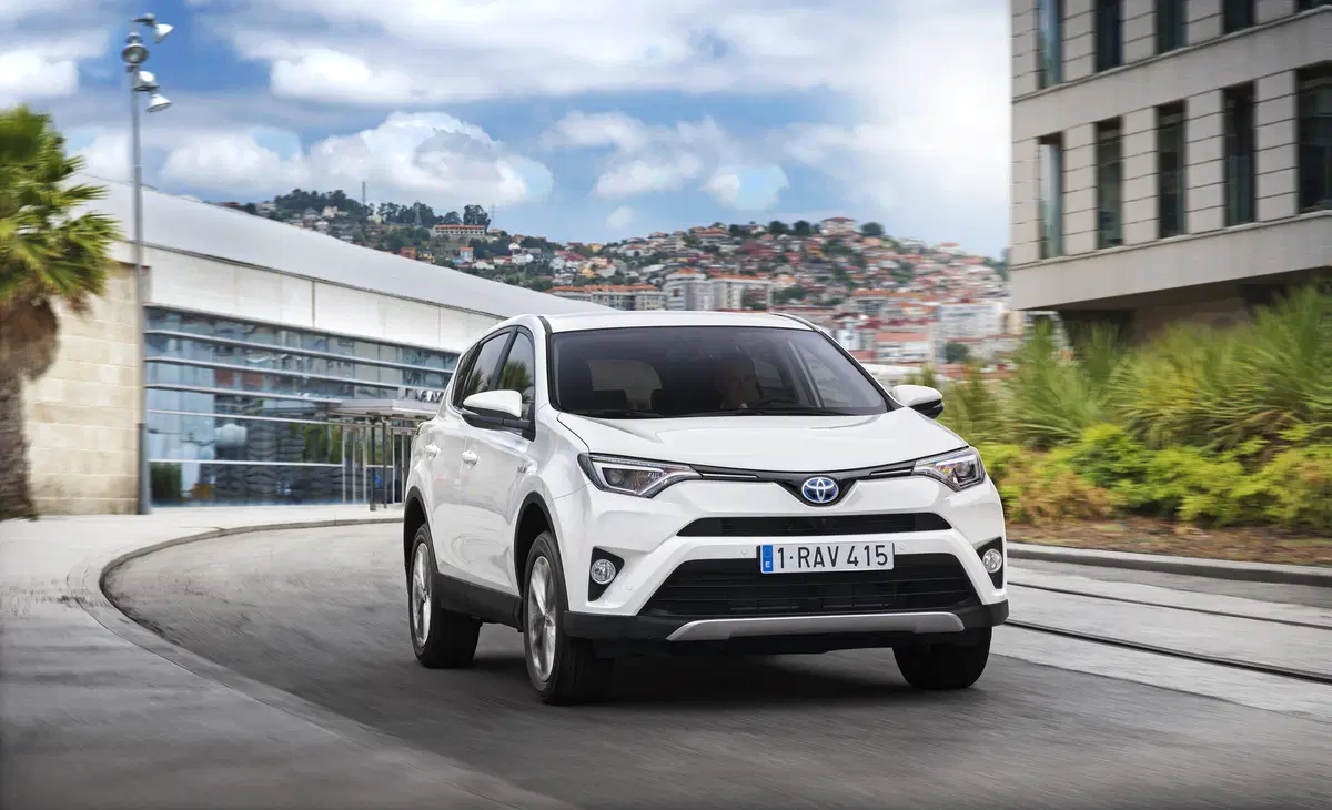 Toyota RAV4 Hybrid 2016 (34)