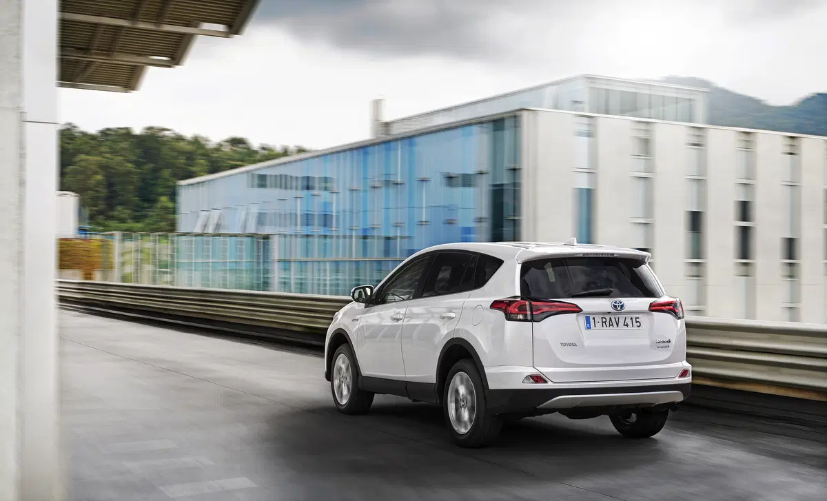 Toyota RAV4 Hybrid 2016 (36)