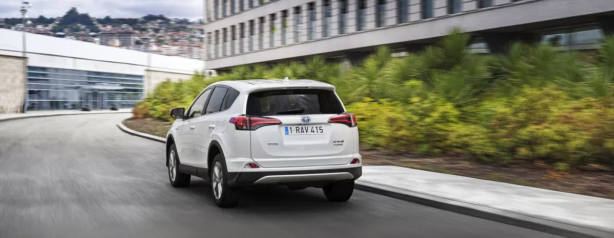 Toyota RAV4 Hybrid 2016 (37)