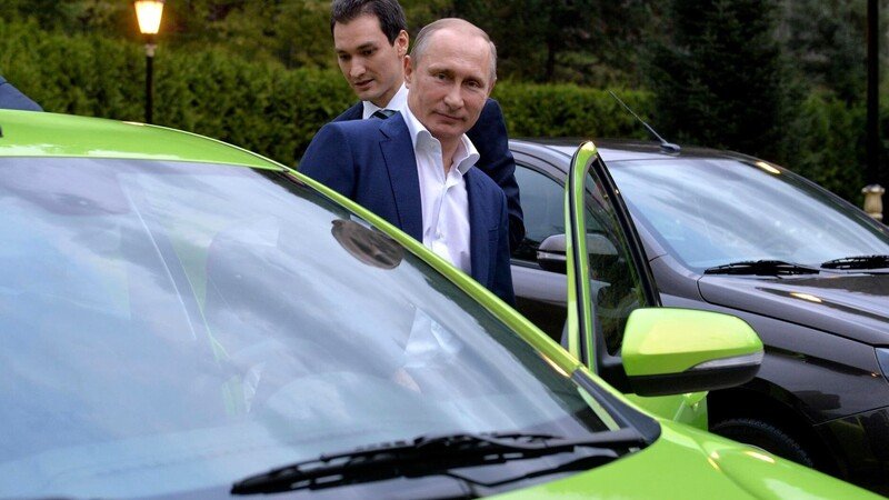 Pronta al debutto la nuova auto made in Russia di Vladimir Putin 