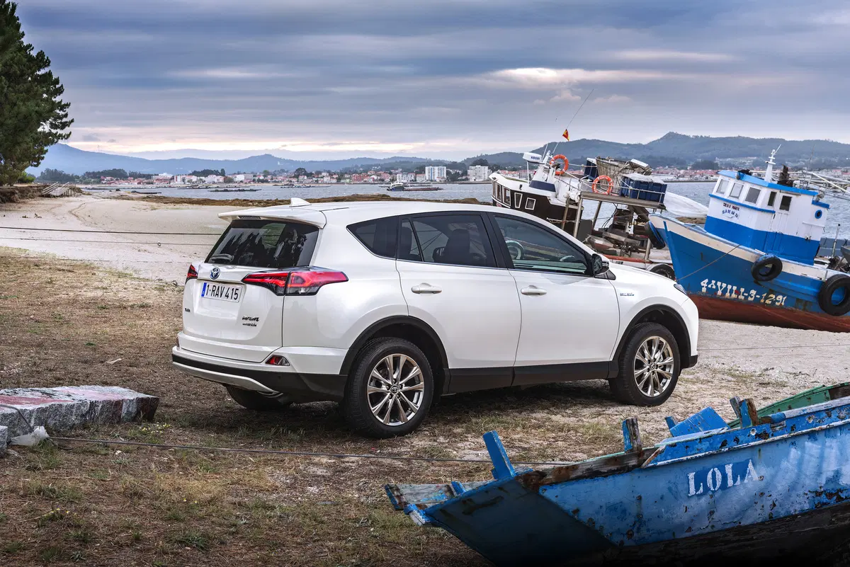 Toyota RAV4 Hybrid 2016 (50)
