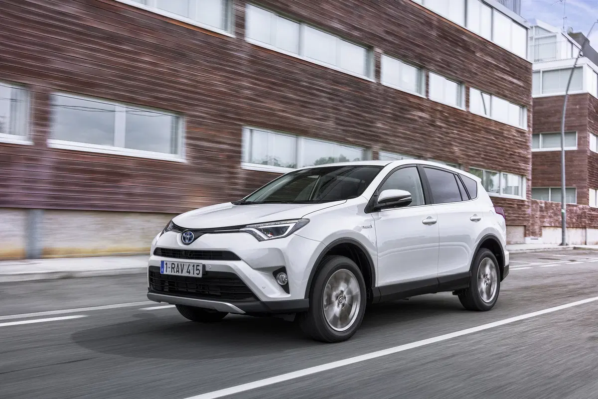 Toyota RAV4 Hybrid 2016 (54)