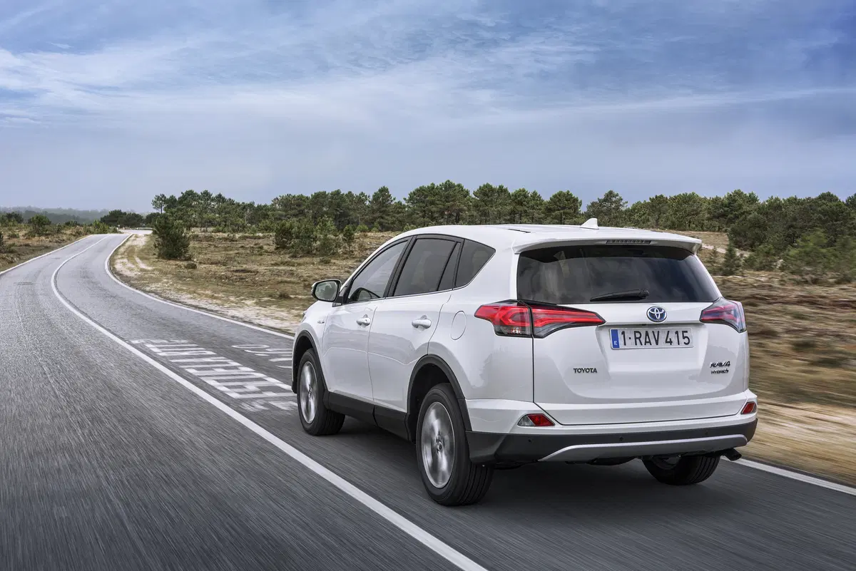 Toyota RAV4 Hybrid 2016 (55)