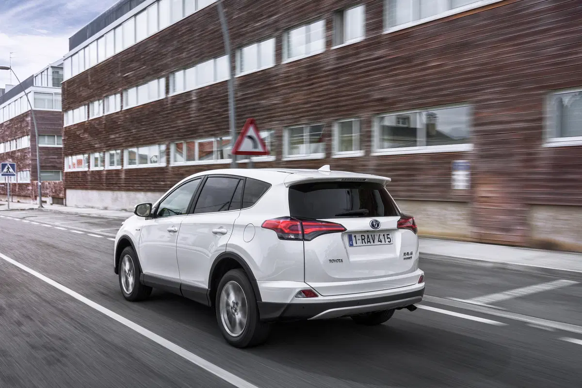 Toyota RAV4 Hybrid 2016 (57)