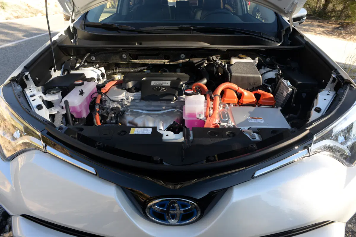 Toyota RAV4 Hybrid 2016 (61)